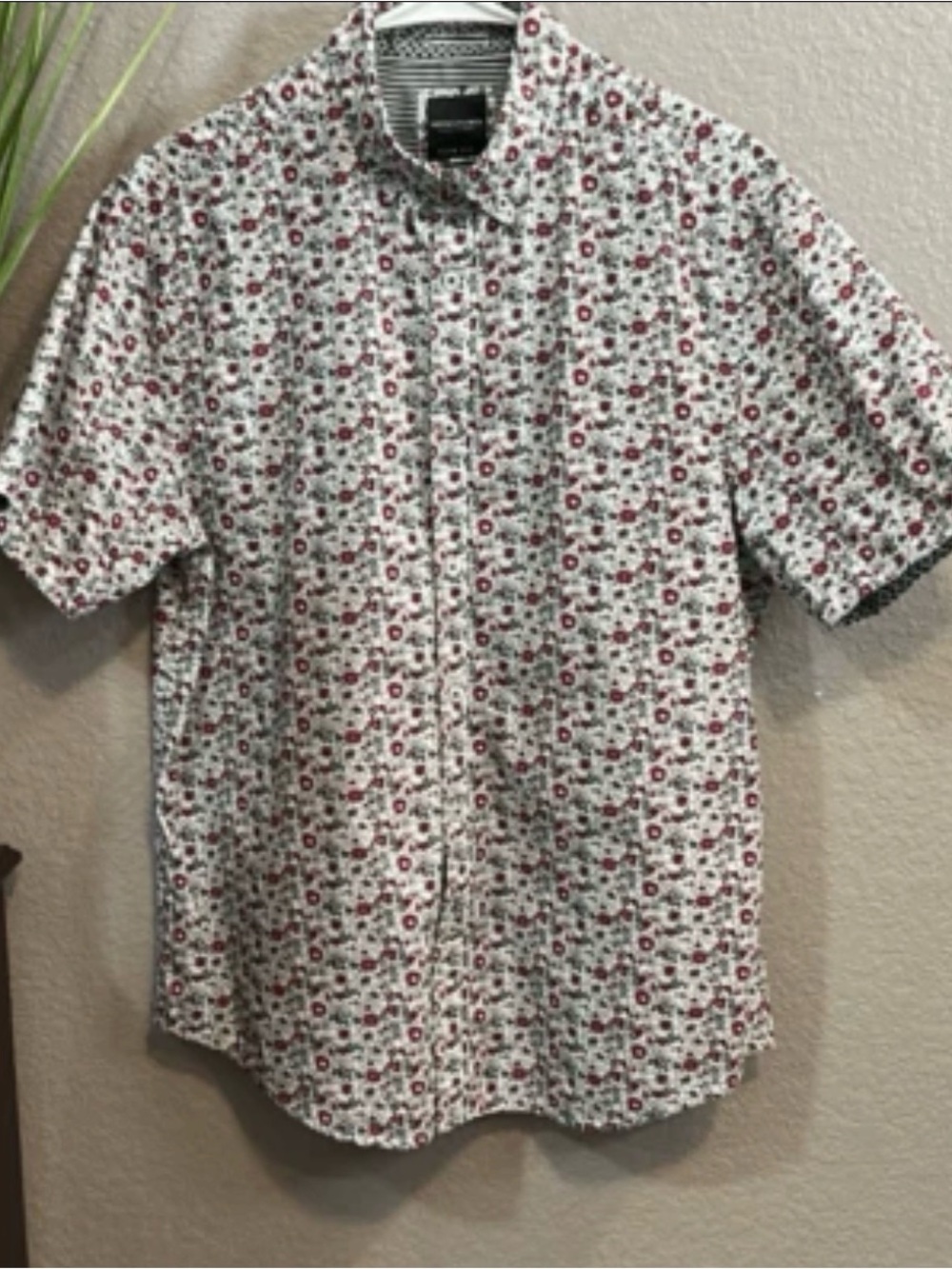 RB8 Denim & Flower men’s short sleeve floral button-down, casual top size large